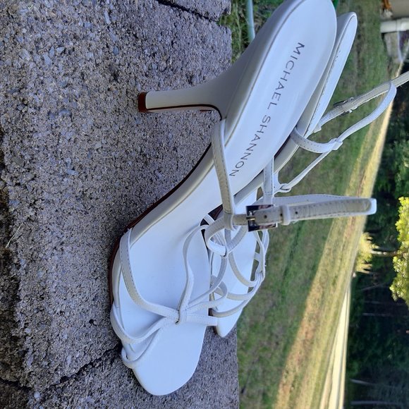 White Sandals with Heel, Size 10 - Michael Shannon - Picture 2 of 4